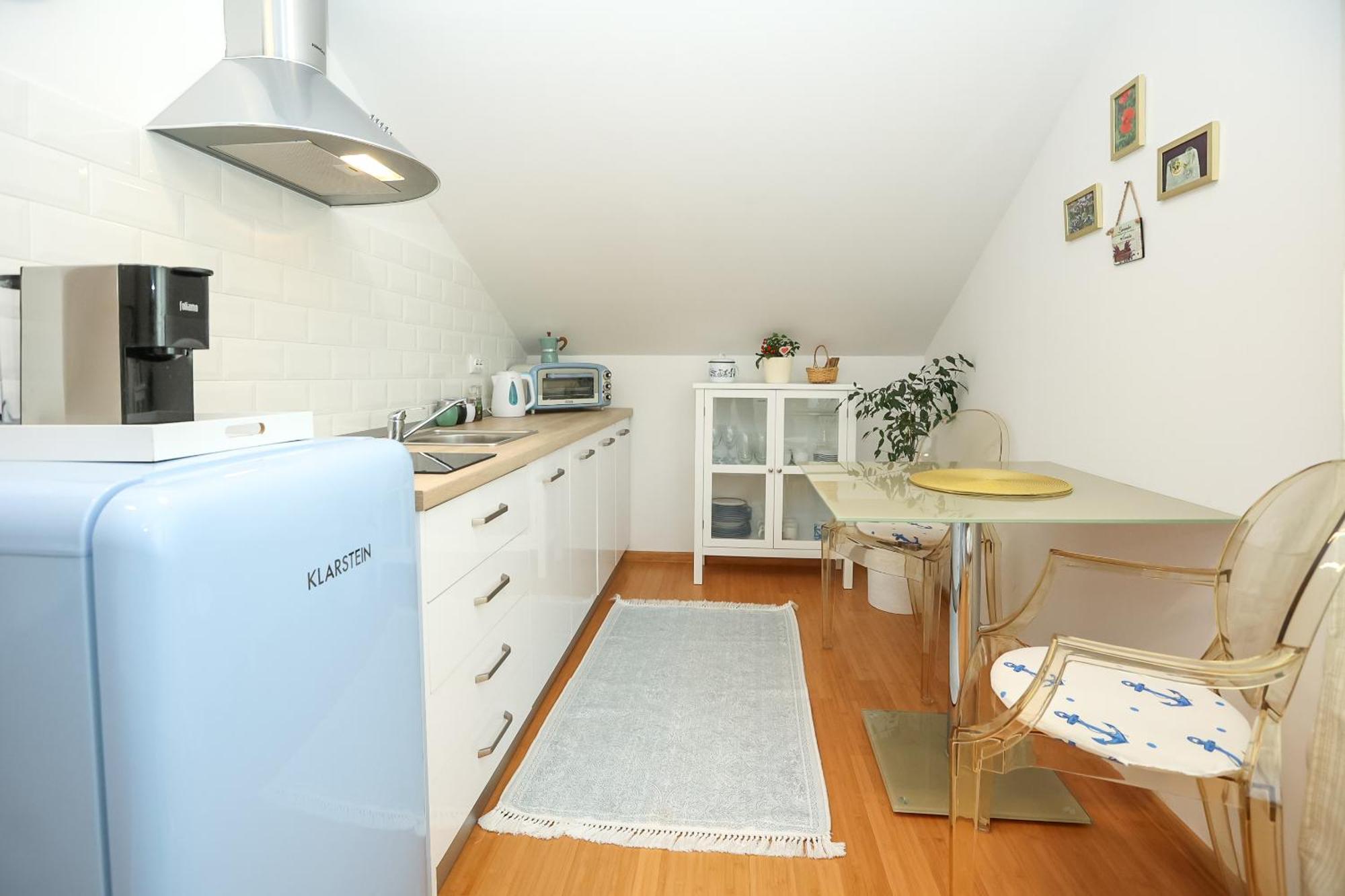 Z&A Studio Apartment With Parking Bozava Bagian luar foto
